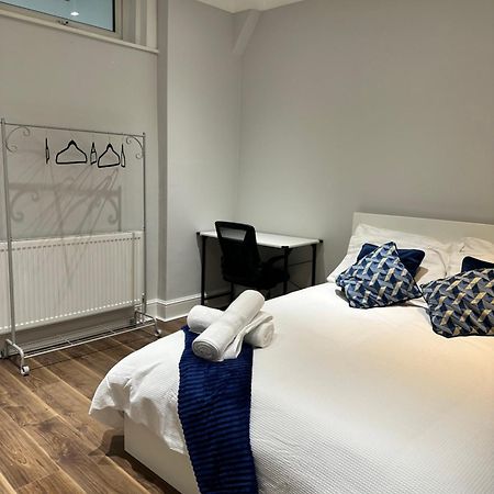 Liverpool Street Blue Bedroom London Bagian luar foto