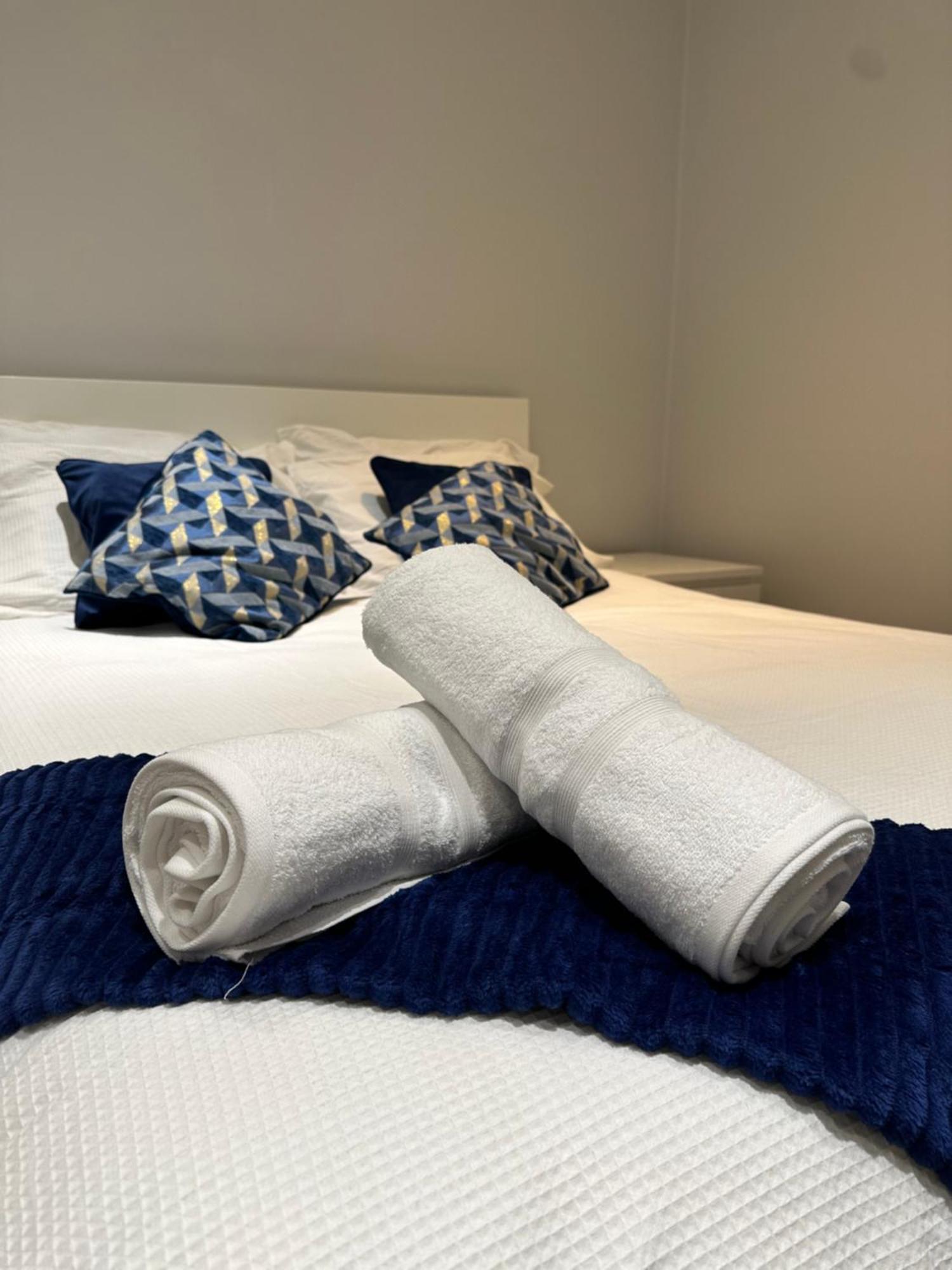 Liverpool Street Blue Bedroom London Bagian luar foto